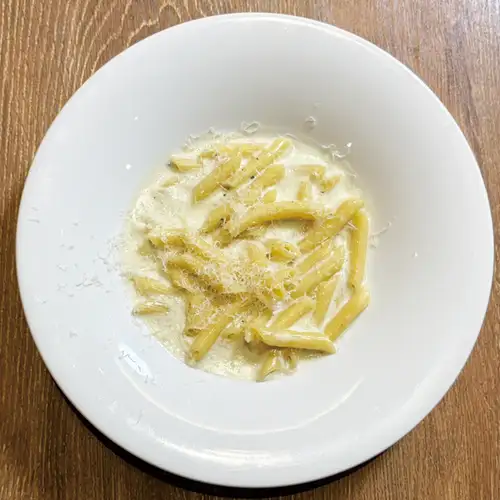 Penne with four kinds of cheese and Parmesan cheese