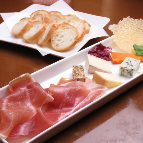Cheese and ham platter
