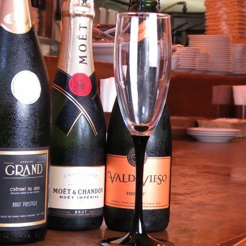 【Champagne and sparkling wine available as well】