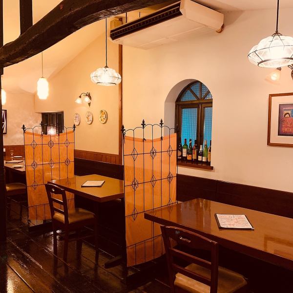 The table seats on the 1st and 2nd floors are arranged with plenty of space ♪ We have placed alcohol disinfectant solution in each seat so that you can spend your meal time safely! Since it is spacious, you can enjoy your own private space such as birthdays and anniversaries.