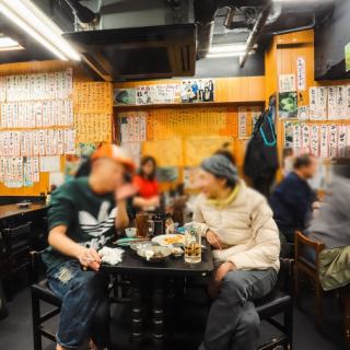 【喫煙可】人数に合わせてレイアウト変更可能。気の合う仲間とワイワイ楽しむのに最適です。