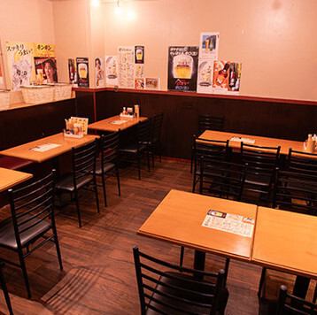 広々とした店内。少人数から大人数まで楽しめる！