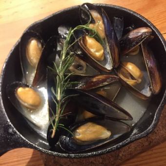 Mussels steamed with white wine ~ 200g ~