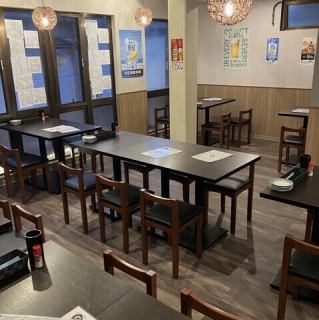 6名様でご利用いただけるテーブル席です。テーブルを広々とお使いいただけるお席となっております♪ご友人や会社の同僚同士との飲み会にもおすすめです！各種ご宴会利用にいかがでしょうか？その他団体様のご利用も承っておりますので、お気軽にご相談くださいませ！