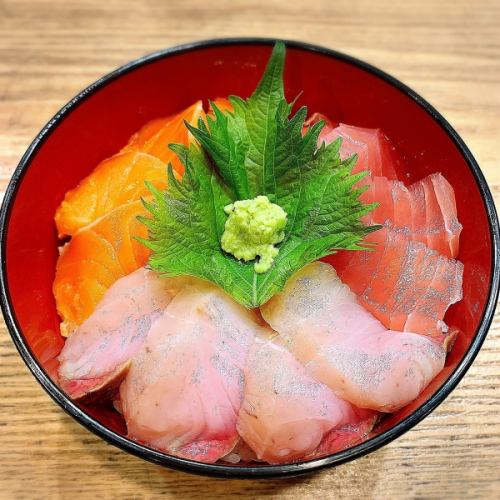 なかまや海鮮丼