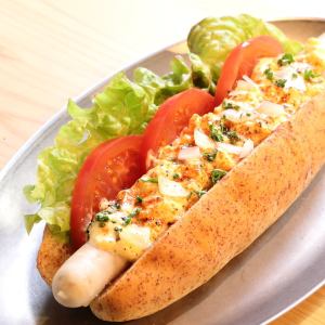 Nagoya Cochin Tartar Black Pepper Hot Dog