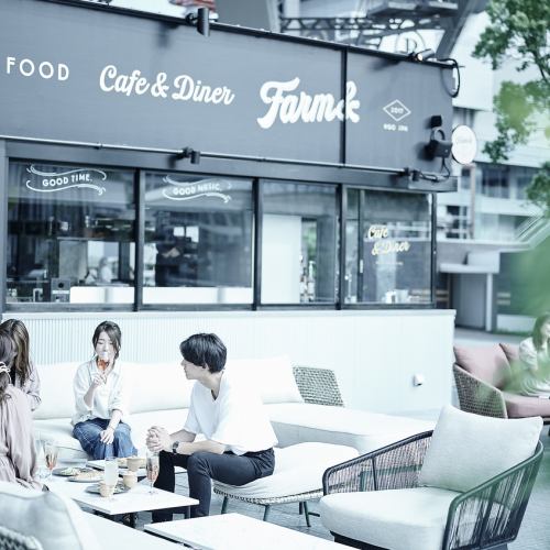 オシャレなテラス席で