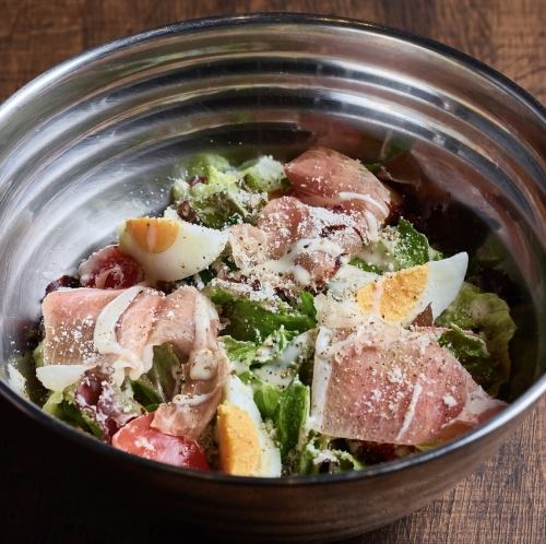 ふわとろ生ハムの贅沢シーザーサラダ