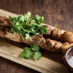 豚肩ロースのマリネケバブ風炭火焼