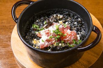 Oven-baked risotto with squid ink