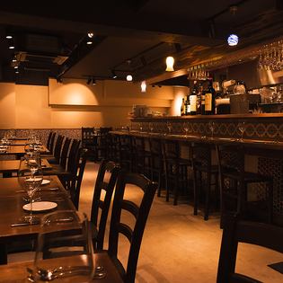 [Reservations can be made for up to 60 people; banquet courses are also available♪] The interior of the restaurant is spacious with two themes: "adult space" and "lively bar". We also recommend the banquet course at this time ♪ Reservation / girls' party / banquet / all-you-can-drink / oyster / seafood