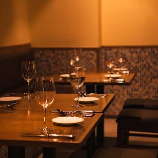 The counter seats are right in front of the kitchen! You can enjoy the live atmosphere.