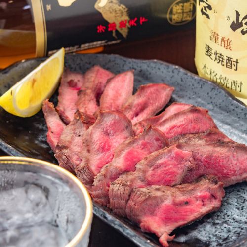 The owner's recommended dish! Exquisite grilled beef tongue 1,200 JPY (excl. tax)♪