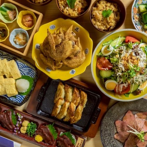 牛タンローストビーフや名物!鉄鍋餃子含む【料理9品+120分飲み放題付き】6000円→5000円コース