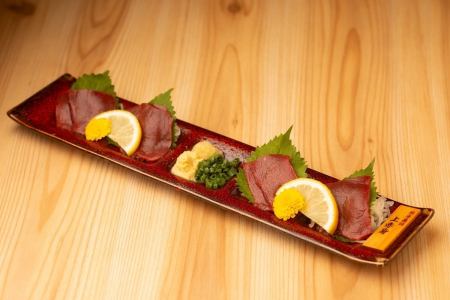 馬肉上赤身刺し