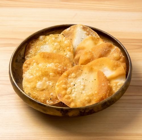 餃子の皮せんべい