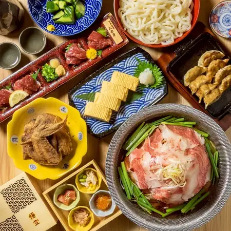 和牛火鍋、招牌鐵鍋餃子等【8道菜+120分鐘暢飲】6000日元 → 5000日元套餐