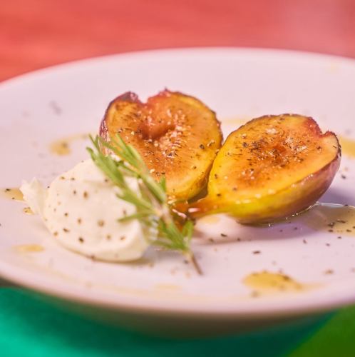 無花果のキャラメリゼ シャルトリューズのソース