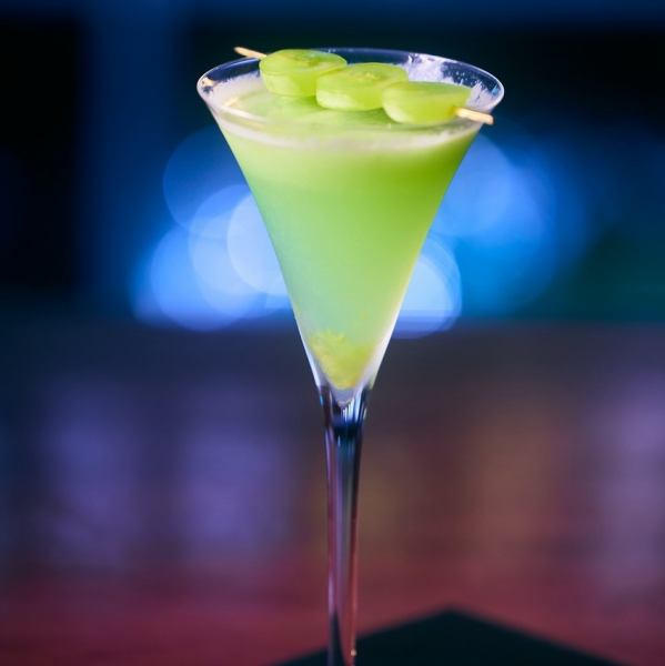 【季節の果実を使ったカクテル】ノンアルコールでもお愉しみいただけます。