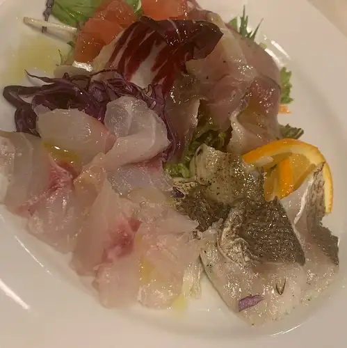 旬の食材を組み合わせたシチリア仕立ての逸品