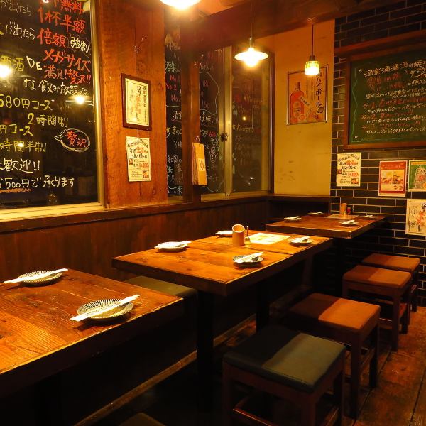[Table] There is a spacious space in the back of the store that can be used by 20 people ♪ This is also available for semi-chartering.In addition, counter seats and street-style seats in front of the store are also available to suit various situations.