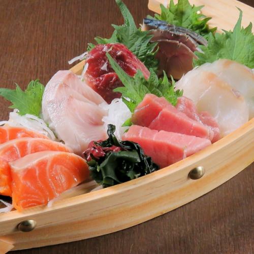 【3人以上なら】旬の刺身が味わえる　ボリューム六点盛