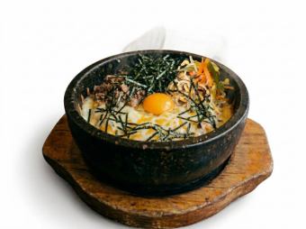 ★チーズたっぷり石焼ビビンバ