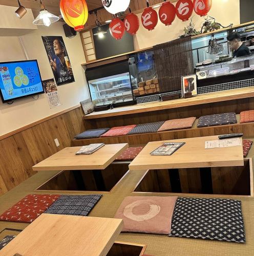 <p>大衆的なアットホームな雰囲気の店内!ゆったりとおくつろぎいただけます。</p>