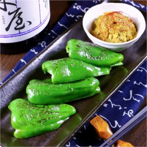 炙りピーマン肉みそ添え