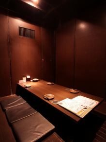 掘りごたつ個室（仕切りを取り外すとご利用人数に応じて個室をご用意出来ます）