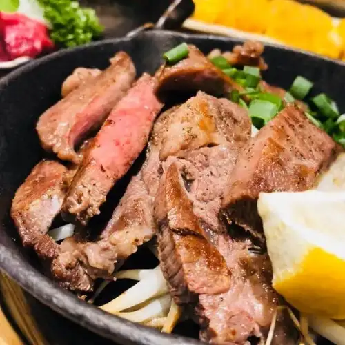 地元の鶏肉や豚肉を使用◎