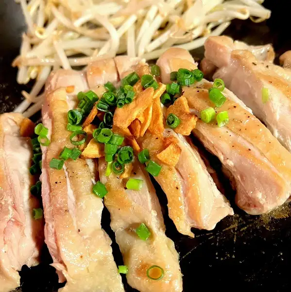 【店主一押し！】地元ブランド鶏　つくば鶏の鉄板焼き