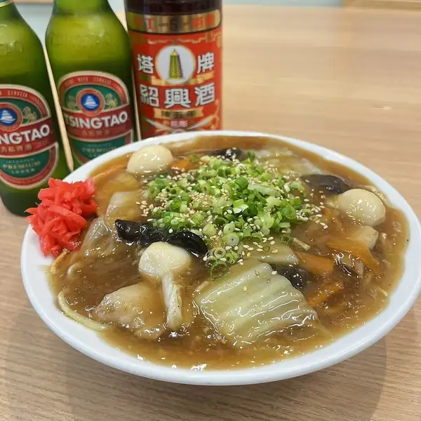 【五目あんかけやきそば】がっつり食べたい名物一品♪