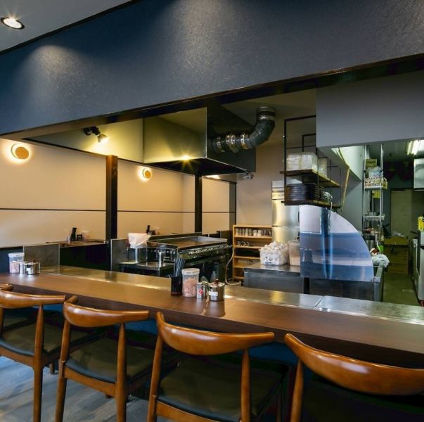 [Counter] The real thrill of being at the counter! This is a seat where you can enjoy the chef's cooking.The distance between two people will be greatly reduced.Feel free to visit us even if you are alone!