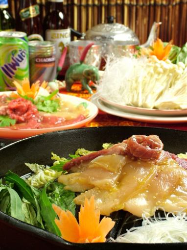【あふれ出るうまみ◆熱帯の鍋◆】焼肉と鍋の良いとこどり★ムーカタコース3500円