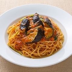 Country-style fried eggplant and spinach in meat sauce.