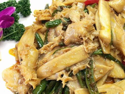 牛ハチノスと新生姜の麻辣炒め★★☆