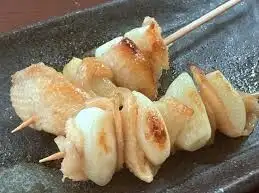 鶏ももニンニク串2本