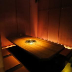 半個室の6名様掛けの席を完備。掘りごたつなので足を伸ばしてゆっくりと、宴会をお楽しみいただけます。