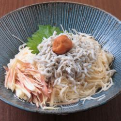 冷 梅としらすのそうめん