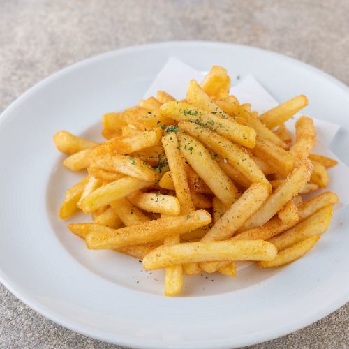 French fries (Mentaiko mayonnaise, gochujang mayonnaise, chili mayonnaise)