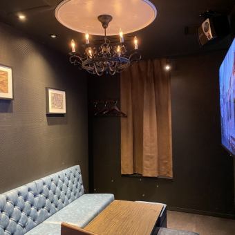 完全プライベートな個室で飲み放題、カラオケ、ダーツ投げ放題!!