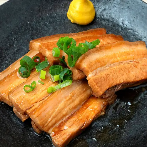 沖縄の伝統料理「ラフテー」
