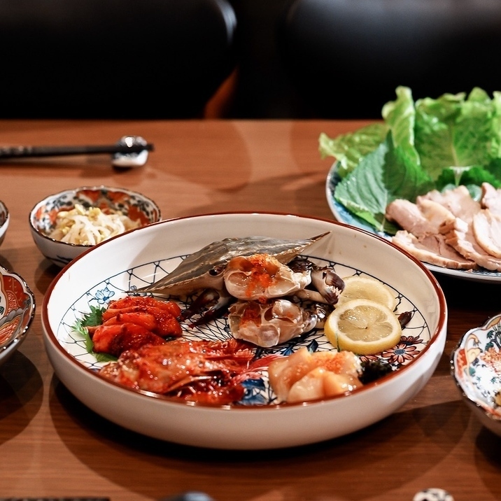 【お洒落な和韓モダン】盆栽が飾られた空間で絶品韓国料理を♪