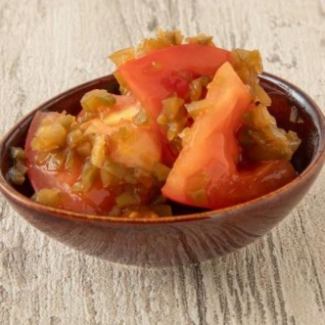 冰镇番茄配腌芥菜