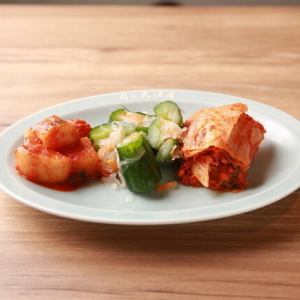 3 kinds of kimchi