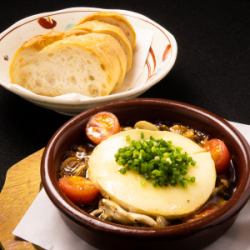 蘑菇和卡門貝爾起司 Ajillo
