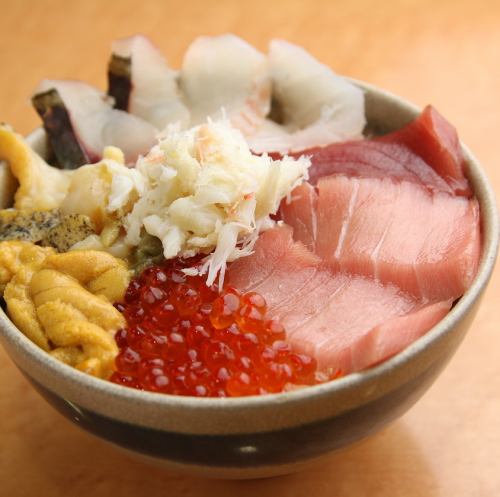 新鮮な魚介類が入荷♪