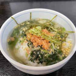 茶泡饭（梅子或鲑鱼）