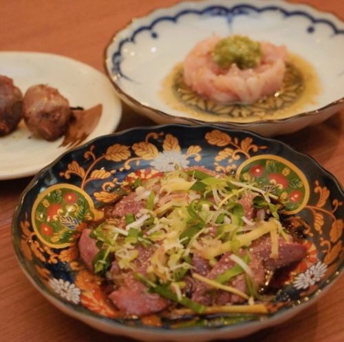 Although it is a yakitori restaurant, the extensive side menu is cheap and delicious.